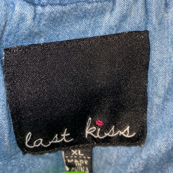 Last Kiss Woman’s XL Vest - Picture 5 of 5
